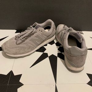 New Balance 696 Shoes in size 7